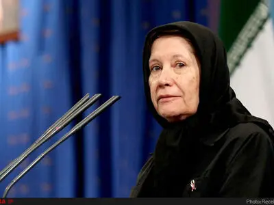 پیک بعدی کرونا در اواخر بهمن به اوج می‌رسد/ هیچ واکسنی صددرصد روی اومیکرون موثر نیست