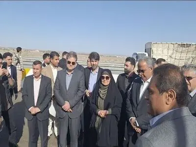  وزیر راه و شهرسازی از پروژه کریدور شرق به غرب سیستان و بلوچستان بازدید کرد