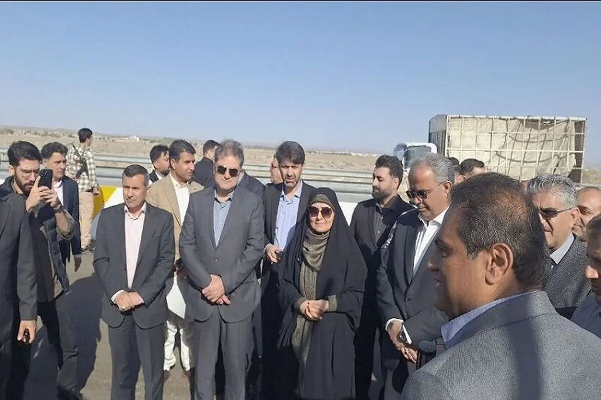  وزیر راه و شهرسازی از پروژه کریدور شرق به غرب سیستان و بلوچستان بازدید کرد