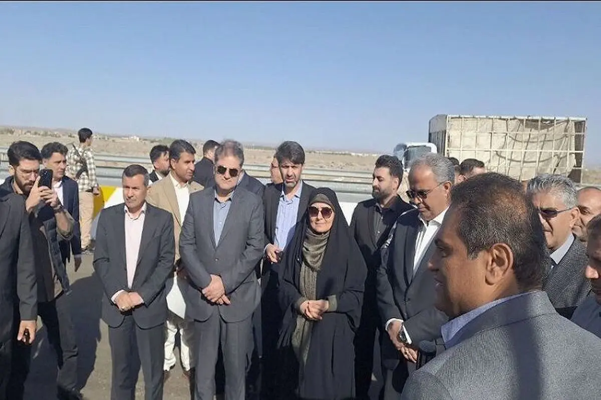  وزیر راه و شهرسازی از پروژه کریدور شرق به غرب سیستان و بلوچستان بازدید کرد