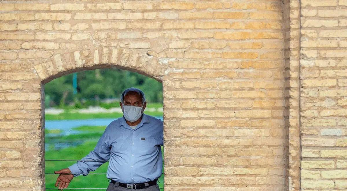دولت بودجه فقرزدایی را در شکم صندوق‌های بازنشستگی قرار می‌دهد/ تنها صندوقِ مستقلِ بازنشستگی در مسیرِ سخت/ آیا بودجه ۹۰ هزار میلیاردی دست تامین اجتماعی را می‌گیرد؟