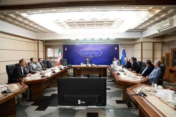 بازاریان در جنگ تحمیلی با دشمن رزمندگان جبهه اقتصادی‌اند