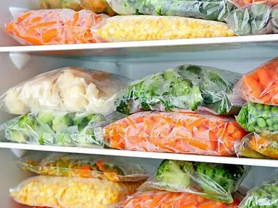این مواد غذایی را  فریز نکنید