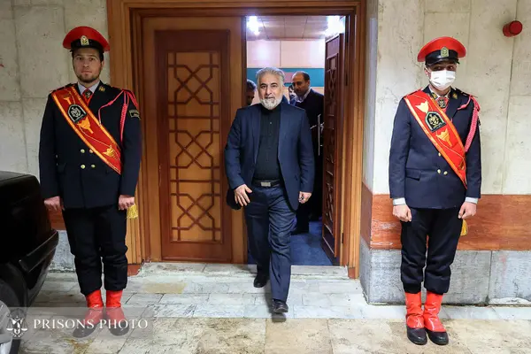 رئیس سازمان زندانها از مراکز تأمینیوتربیتی استان مرکزی بازدید میکند