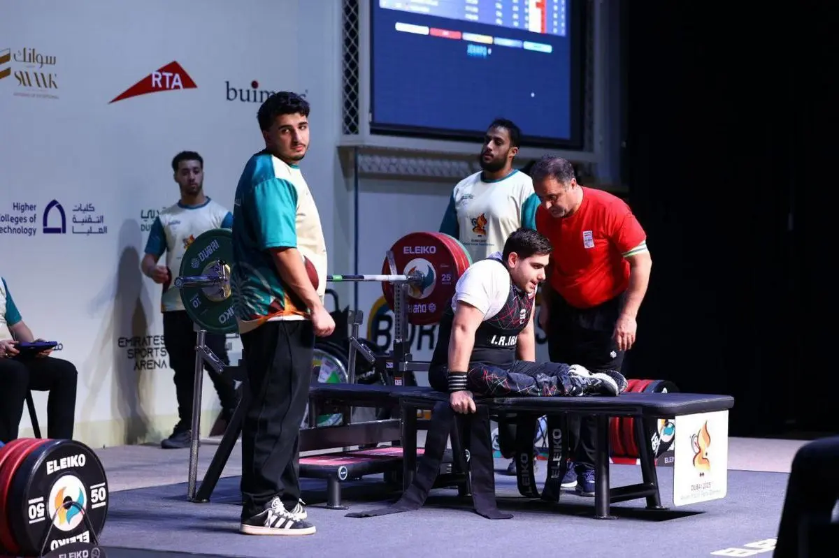 درخشش حسینوند در پاراوزنه‌برداری پسران