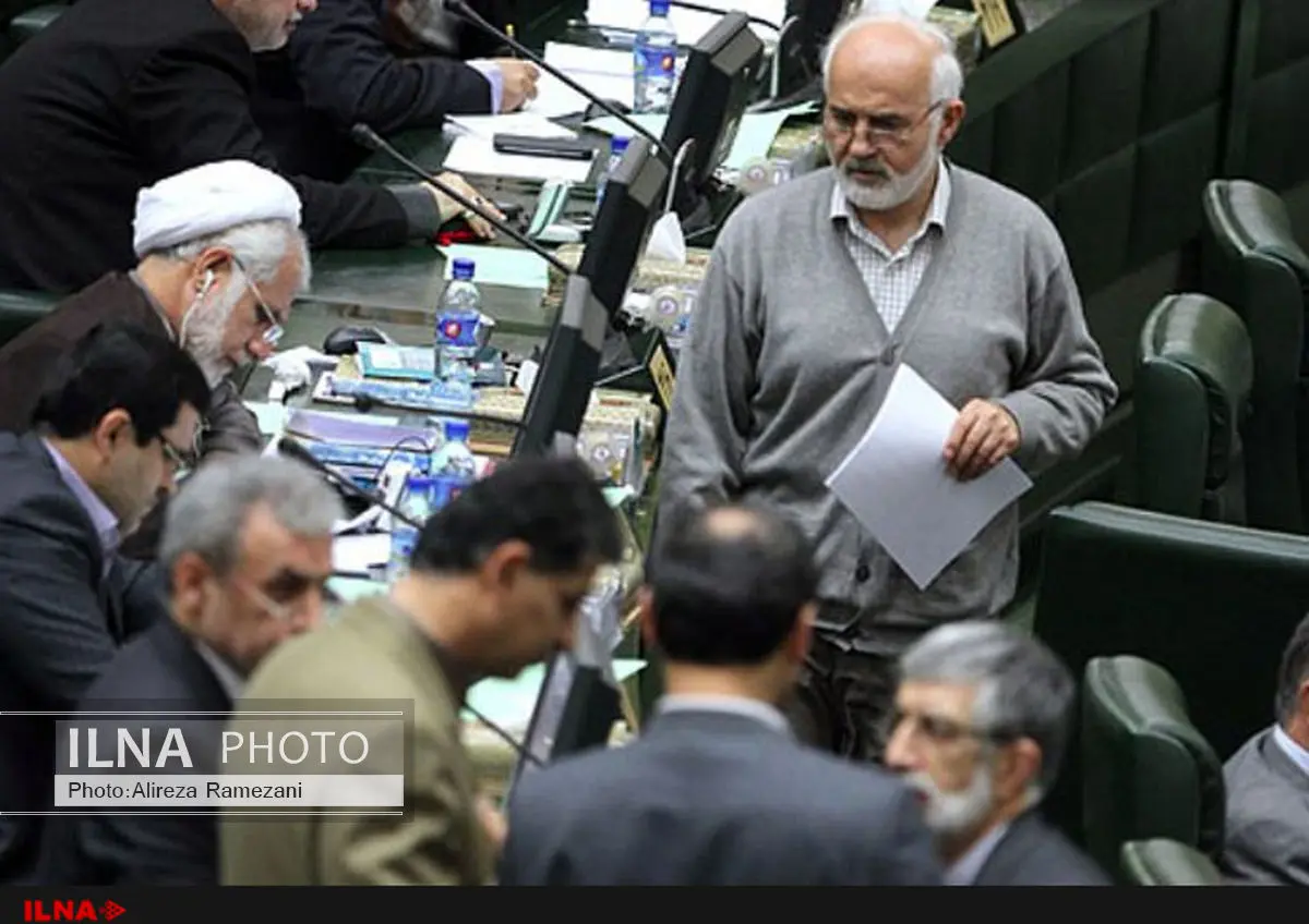 لیست ائتلاف اصولگرایان را «سرجمع» پذیرفتم/ تندروهای اصولگرا را کنترل می‌کنیم