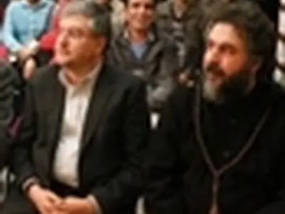 دادگر با هر اجرا گلی به سر تئاتر ایران می‌زند