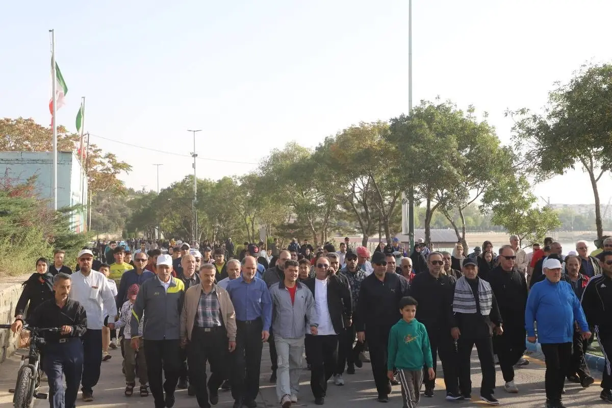 همایش پیاده‌روی خانواده در اردبیل به یاد حماسه‌سازان دفاع مقدس