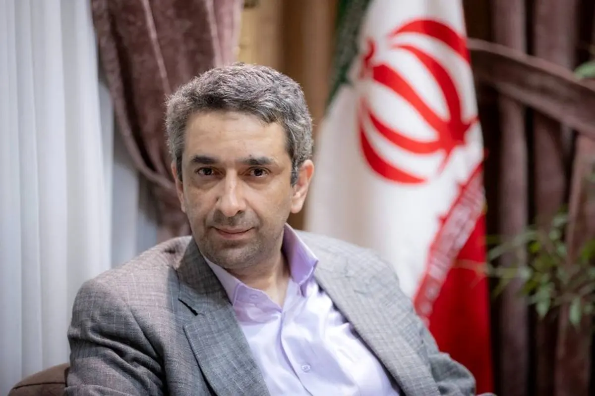 ‌رئیس‌جمهور در پیشگاه خداوند سوگند یاد کرده از آزادی و حقوق ملت در قانون اساسی حمایت کند