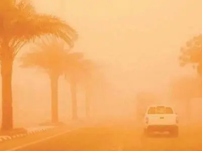 یک میلیون نفر تحت تأثیر گردوخاک بادهای ۱۲۰ روزه در شرق کشور/توفان شن میدان دید در برخی محورهای مواصلاتی را به صفر رساند