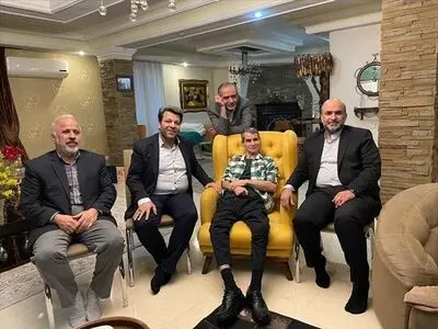 مدیرعامل صندوق اعتباری هنر و رئیس سازمان سینمایی به عیادت اصغر شاهوردی رفتند