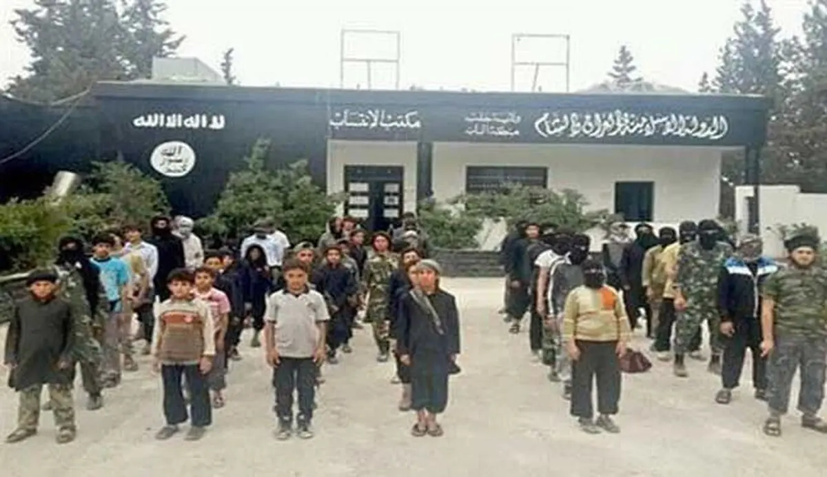 قطع شدن دست ۲ کودک عراقی توسط داعش