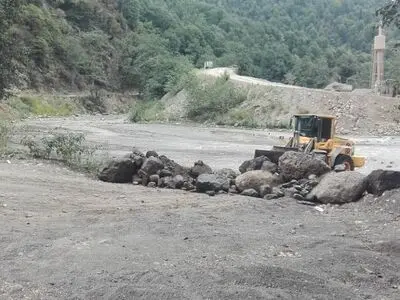 انسداد مسیرهای ورودی غیر مجاز ایجاد شده در رودخانه کرگانرود تالش