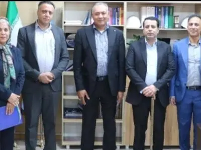 گفت‌وگوی مستقیم مدیرکل کار هرمزگان با کارآفرینان برتر؛ تأکید بر رفع موانع تولید و حمایت پایدار