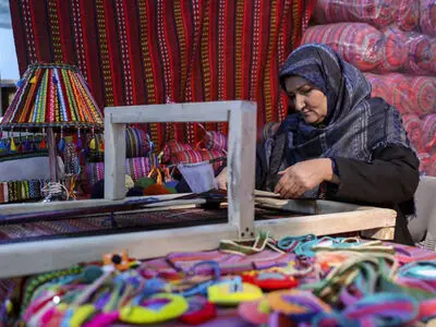  بیمه تکمیلی هنرمندان صنایع دستی صومعه سرا در گیلان فراهم شد 