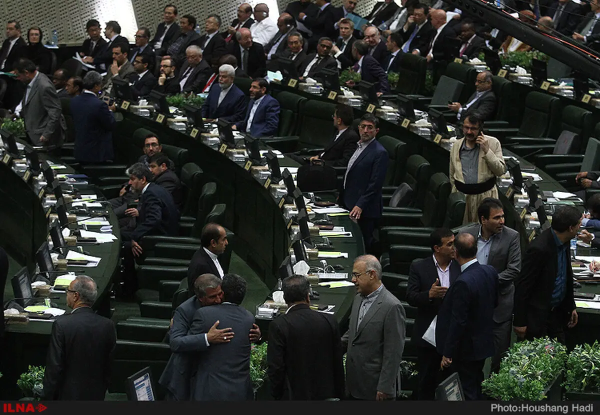 موافقت مجلس با کلیات طرح استخدام آموزشیاران نهضت سوادآموزی و معلمان حق‌التدریس در آموزش و پرورش