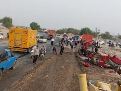 فوتی‌های تصادف مینی بوس کارگران شوشتر به ۱۶ نفر رسید