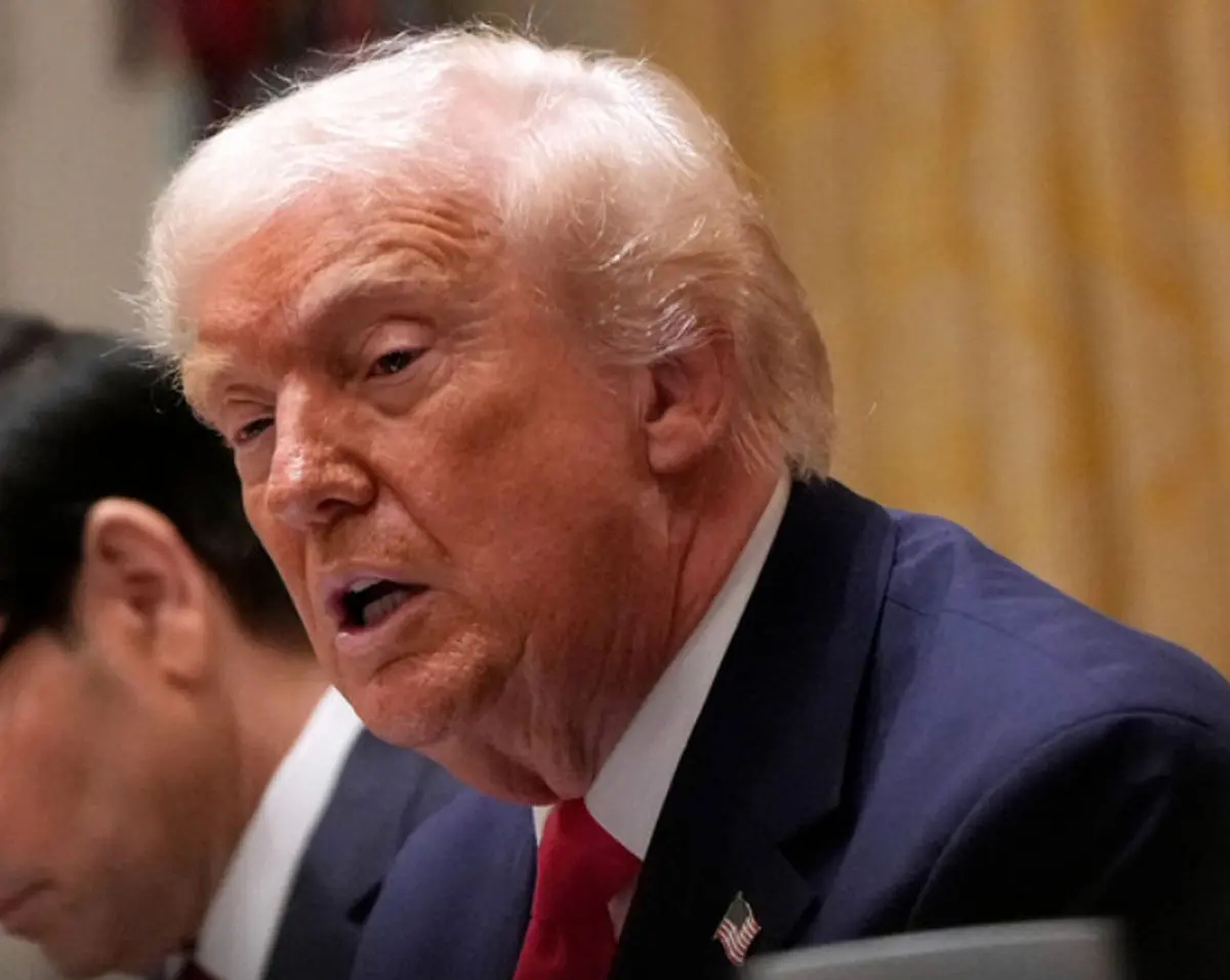 با رهبران تایلند و کامبوج تلفنی گفت‌وگو می‌کنم