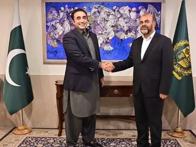 وزیر الطرق الایراني یلتقی وزیر خارجیة باکستان
