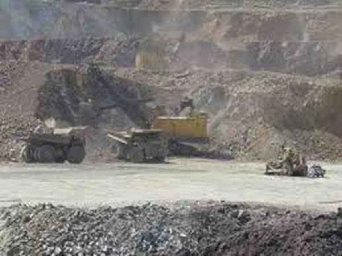 عدم تبعیت کارفرمای چادرملو از رای هیئت حل اختلاف