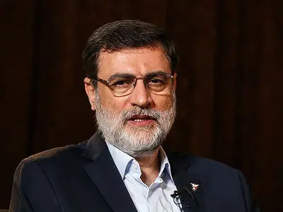 ناراحتی قاضی‌زاده هاشمی از سوال کاندیدای پوششی بودن!