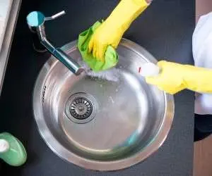 روش تمیز کردن سینک ظرفشویی در جنس های مختلف