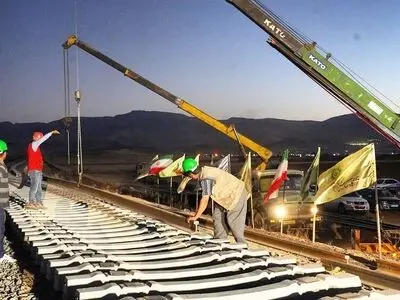 ریل‌گذاری راه‌آهن کرمانشاه - خسروی آغاز شد