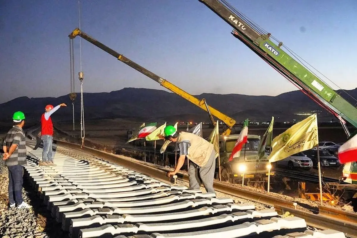 ریل‌گذاری راه‌آهن کرمانشاه - خسروی آغاز شد