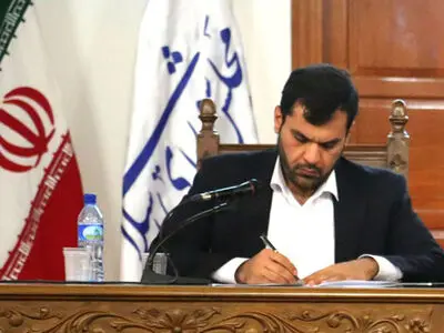 حمله به نماد دموکراسی ایران با کلاشینکوف و نارنجک خوشایند نبود
