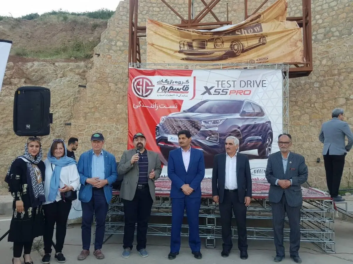 نمایش خودروهای تاریخی و کلاسیک در شیراز برگزار شد