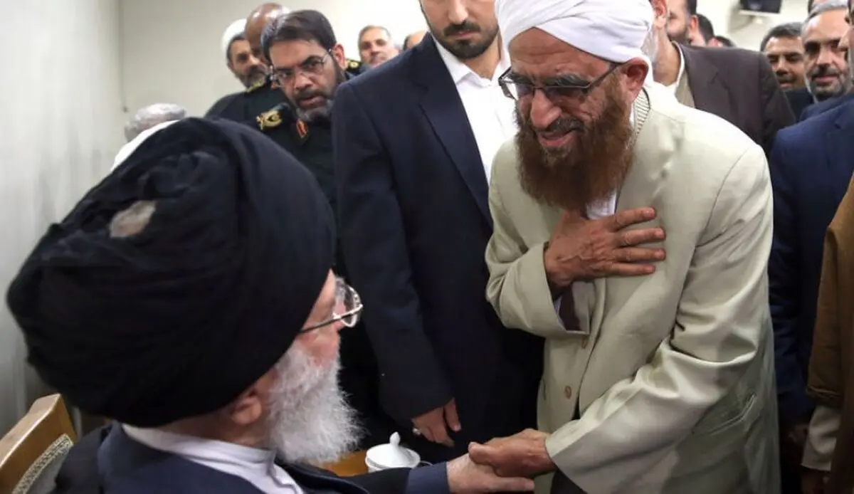 آیة الله خامنئی: الشیعة والسّنة فی ایران وقفوا جنبا الى جنب فی أصعب المیادین