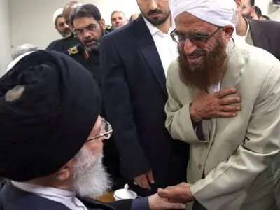 آیة الله خامنئی: الشیعة والسّنة فی ایران وقفوا جنبا الى جنب فی أصعب المیادین