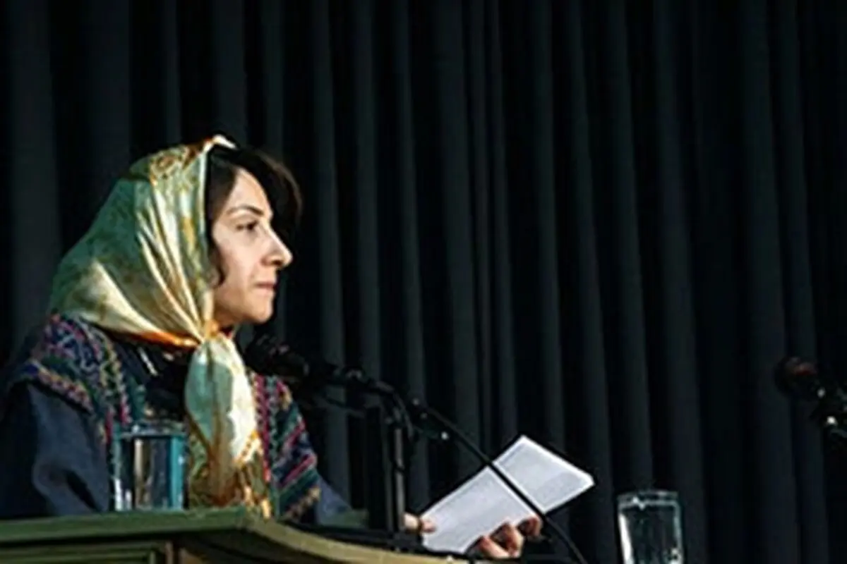 ایران بهشت مترجمان است