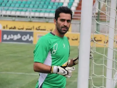 دروازه‌بان بادران رباط پاره کرد