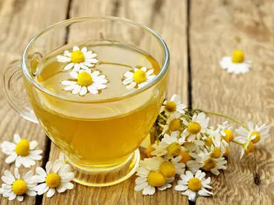 رنگ کردن مو با بابونه