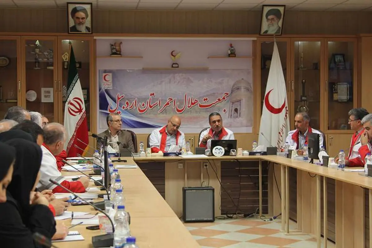 آگاهی از مواد 8 و 9 قانون تخلفات اداری لزوم کار در دستگاه‌های اداری است