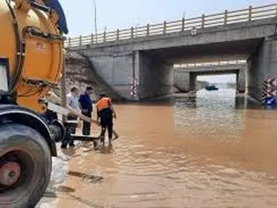 هدایت آب‌های سطحی و رفع آبگرفتگی در محورهای مواصلاتی لرستان