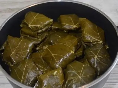 ترفند‌های پخت و نگهداری بر‌گ مو