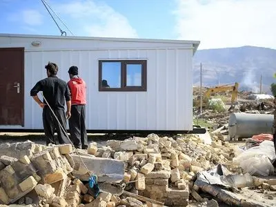 پرداخت ۲میلیون تومان به زلزله زدگان برای تهیه امکانات/ تهیه سیستم سرمایشی بر عهده هلال احمر است