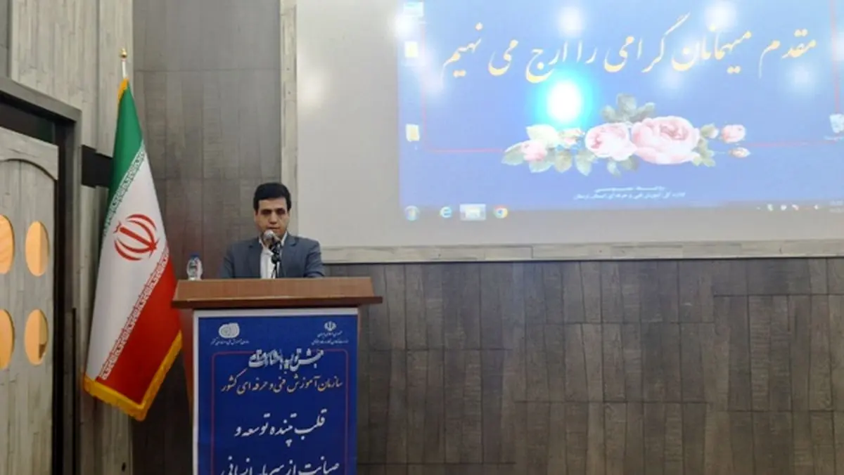 لزوم توسعه آموزش های مهارتی برای مشاغل کم سرمایه بر و خانگی در مناطق محروم استان