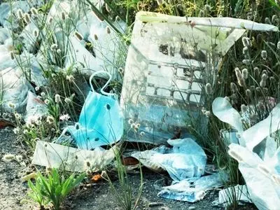 دستکش و ماسکهای مصرف شده را زمین نیندازید