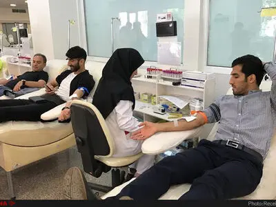 پرستاران انتقال خون در معرض خطرات شغلی/ چرا با "بازنشستگی پیش از موعد" موافقت نمی‌شود؟