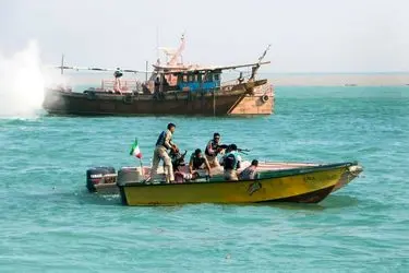 لنج‌های ربوده‌شده پس از سه ماه از دست دزدان دریایی سومالی آزاد شدند