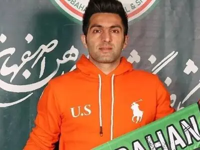  نریمان جهان: با چشم باز ذوب آهن را انتخاب کردم/ با پیروزی مقابل تراکتور این بازی را فراموش می کنیم 