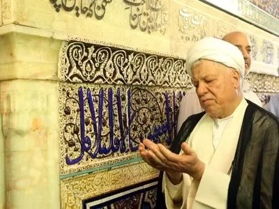  آیت الله هاشمی به زیارت حرم امام رضا (ع) رفت + تصاویر