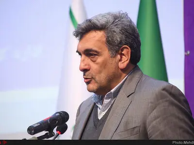 بسیجیان برای کمک در مواقع بحرانی مثل زلزله آموزش داده می‌شوند