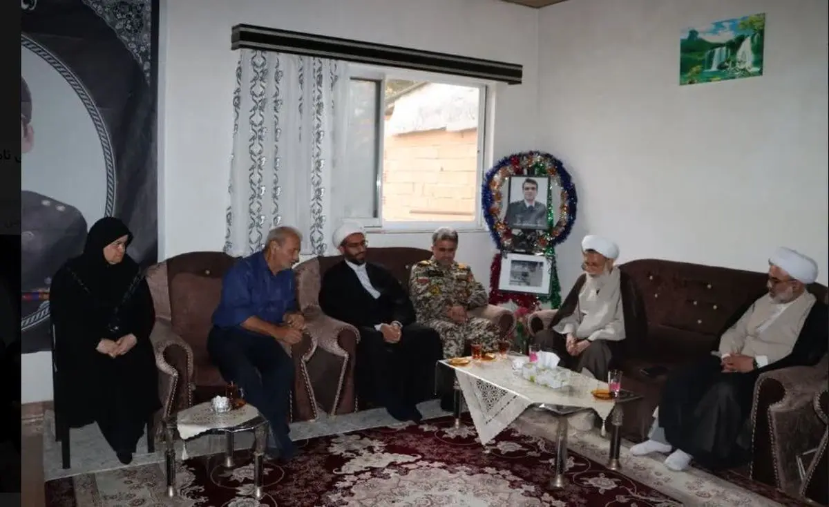 دیدار رئیس سازمان عقیدتی سیاسی ارتش با خانواده شهید جابر کامرانی