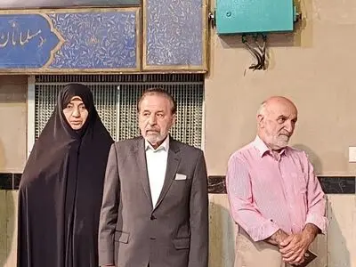 حضور واعظی و همسرش در حسینیه جماران