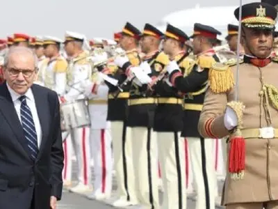 نواف سلام وارد مصر شد