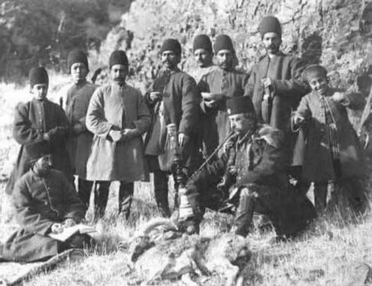 نمایش کوزه قلیان ناصرالدین شاه در فرانسه +عکس